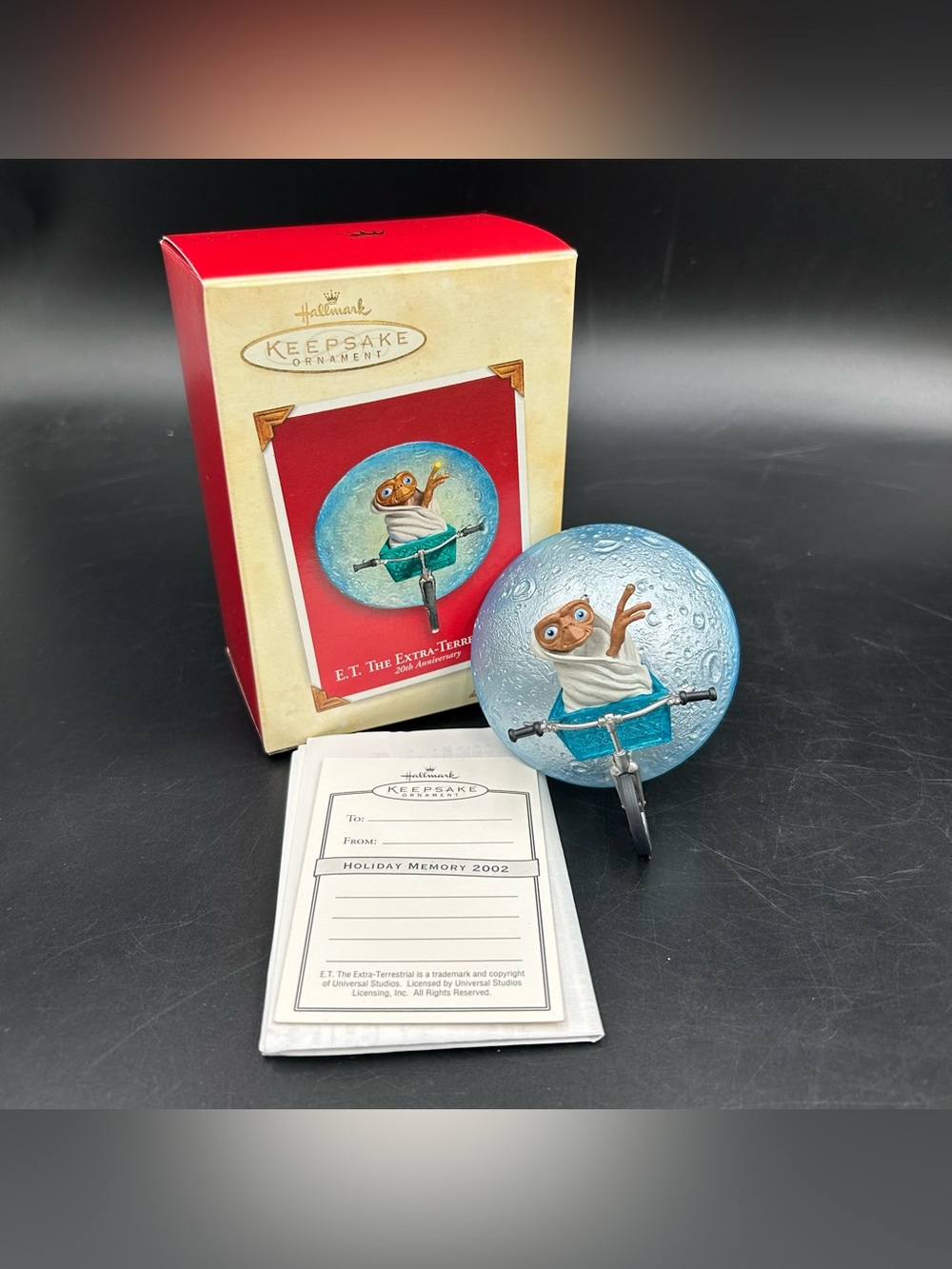 2002 Hallmark ET The Extra Terrestrial 20th Anniversary Lighted Ornament